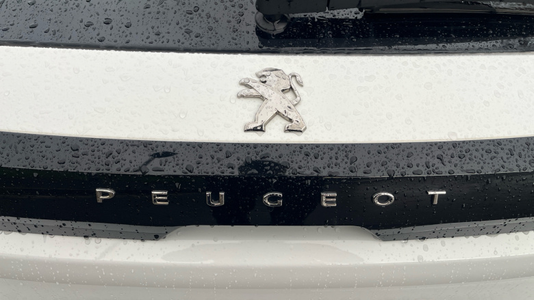 Peugeot 208 1.2 PureTech 100 Allure Premium + 5dr Petrol Hatchback